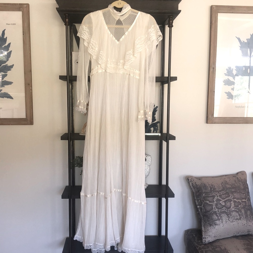 Vintage 1970’s wedding dress